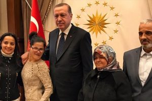 Cumhurbaşkanı Erdoğan'ın portresini &ccedil;izen G&uuml;lşah K&uuml;lliye'de