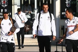 Beşiktaş kafilesi &ouml;ncesi b&uuml;y&uuml;k panik!