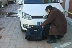 Hastane otoparkında ş&uuml;pheli &ccedil;anta paniği