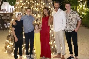 Beckham'dan 2017 yılının ilk aile fotoğrafı