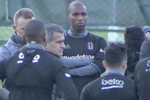 Beşiktaş'ta Ryan Babel ilk antrenmanına &ccedil;ıktı