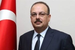 Okulları tatil eden vali, sosyal medyada ilgi odağı oldu