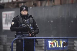 BAE'den vatandaşlarına uyarı: T&uuml;rkiye'ye gitmeyin