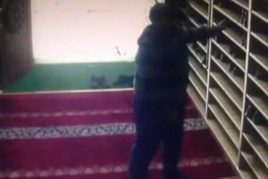 Bursa'da ayakkabıları koklayarak &ccedil;alan hırsız tutuklandı