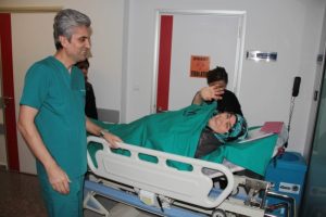 "&Ouml;zg&uuml;r Kız" Ayşe Teyze yağlarını aldırdı