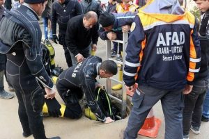 Mersin'deki selde kaybolan 2 kişiyi arama &ccedil;alışmaları s&uuml;r&uuml;yor