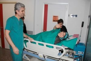"&Ouml;zg&uuml;r Kız" Ayşe teyze yağlarını aldırdı