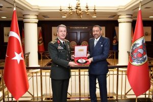 Suudi Arabistan Savunma Bakanı Yardımcısı Orgeneral Akar'ı ziyaret etti