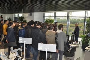 Bursa'da gen&ccedil; m&uuml;hendis adayla Bursagaz'ın yeşil binasını gezdi