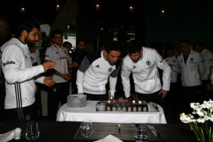 G&ouml;khan G&ouml;n&uuml;l ve Fabri'nin doğum g&uuml;n&uuml; kutlandı