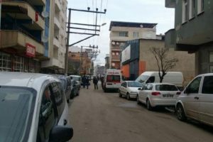 Bursa'da 3 tonluk paletin altında kalan iş&ccedil;i yaşamını yitirdi