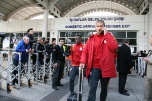 Galatasaray kamp i&ccedil;in Antalya'ya geldi