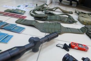 İzmir'de baskın yapılan evden cephanelik &ccedil;ıktı