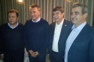 Fikret Orman ve Haluk Levent beraber şarkı s&ouml;yledi