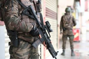 Diyarbakır'da sokağa &ccedil;ıkma yasağı