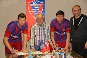 Karab&uuml;kspor'da iki imza birden