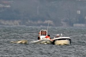 Sapanca G&ouml;l&uuml;'nde kayıkta mahsur kalan kişi kurtarıldı