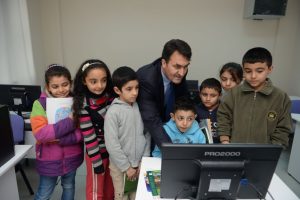 Bursa Osmangazi'den eğitime b&uuml;y&uuml;k destek