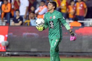 Galatasaray kalesine sakatlık laneti &ccedil;&ouml;kt&uuml;