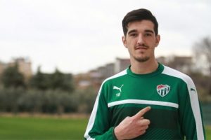 Bursasporlu gen&ccedil; futbolcu hedefini a&ccedil;ıkladı