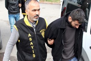 Annesinin kızlık soyadını &ouml;ğrendi, 127 bin TL dolandırdı