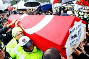 İzmir şehitlerinin adı okullarda yaşatılacak