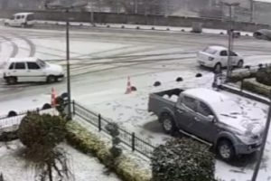 İstanbul'da beklenen kar yağışı başladı