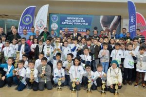 Bursa'da satrancın şampiyonları finalde buluştu