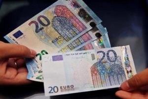 Mersch: Ekonomide zafer ilanı i&ccedil;in erken