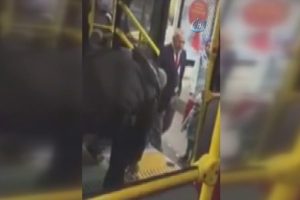 İETT şof&ouml;r&uuml;n&uuml;n tepkisi 'insanlık &ouml;lm&uuml;ş' dedirtti