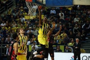 Fenerbah&ccedil;e, İtalyan ekibini mağlup etti
