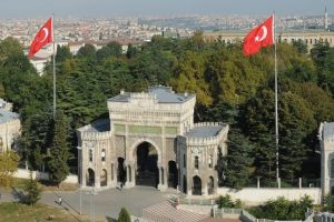 İstanbul &Uuml;niversitesinden sınav saatlerine kar d&uuml;zenlemesi