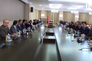 Başbakan Yıldırım, T&uuml;rkmen siyaset&ccedil;ilerle g&ouml;r&uuml;şt&uuml;