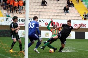Aytemiz Alanyaspor, Kardemir Karab&uuml;kspor'u farklı yendi