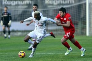 Beşiktaş Antalyaspor'a boyun eğdi