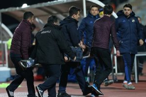 Fenerbah&ccedil;e'de Volkan Şen, hazırlık ma&ccedil;ında arka adalesinden sakatlandı