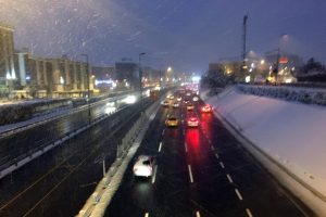 Buzlanma s&uuml;r&uuml;c&uuml;lere zor anlar yaşatıyor