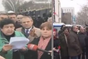 Meclis'e y&uuml;r&uuml;mek isteyen gruba polis m&uuml;dahale etti