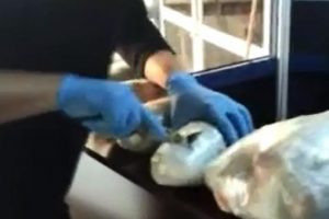 Otogarda 12 kilo esrar ele ge&ccedil;irildi