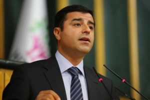 Demirtaş'tan Anayasa talebi