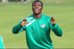 Eski Bursasporlu Taye Taiwo'ya T&uuml;rkiye'den talip var