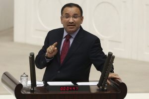 Bozdağ: Bu teklifle parlamento kaldırılmıyor, g&uuml;&ccedil;leniyor