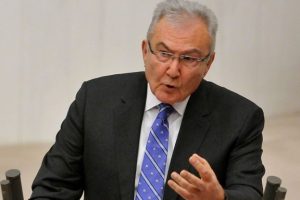 Deniz Baykal'dan TBMM'de tarihi konuşma