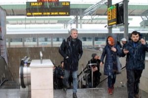 Donan makas hızlı tren seferini aksattı