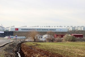 DEAŞ'tan ka&ccedil;an T&uuml;rkmenler konteyner kente yerleştiriliyor