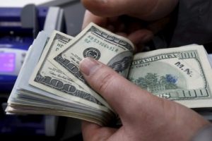 Dolarda m&uuml;dahale de işe yaramadı! Rekor rekor &uuml;st&uuml;ne