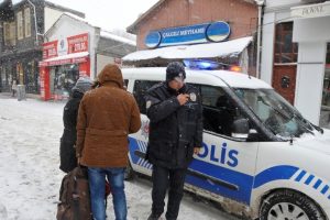 Yunanistan vaadiyle Edirne'nin g&ouml;beğine bırakıldılar