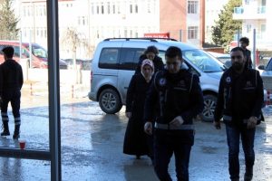 Kırşehir'de sağlık&ccedil;ılara FET&Ouml; operasyonu: 10 g&ouml;zaltı