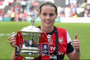 Kelly Smith 38 yaşında bıraktı!