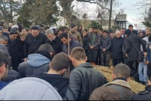 Kaldığı yurdun banyosunda kalp krizi ge&ccedil;iren liseli &ouml;ld&uuml;